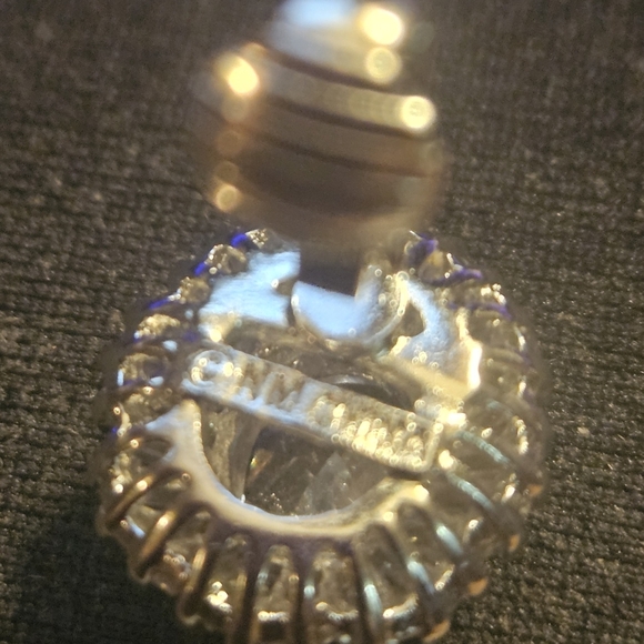 Vintage Nolan Miller Glamour Collection Clip on Earrings - Picture 6 of 6